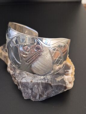 VINTAGE Kwakiutl First Nations ALFRED SEAWEED Signed Silver Cuff Bracelet PNW